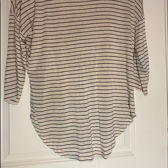 Button down t-shirt - Picture 2 of 4